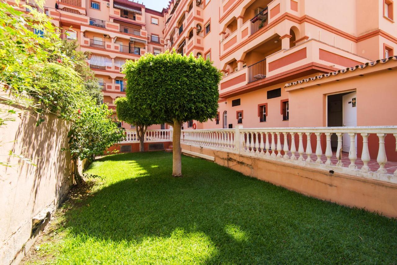 Boliches Center Apartment Next To The Beach, Parking, Pool & Terrace Фуэнхирола Экстерьер фото