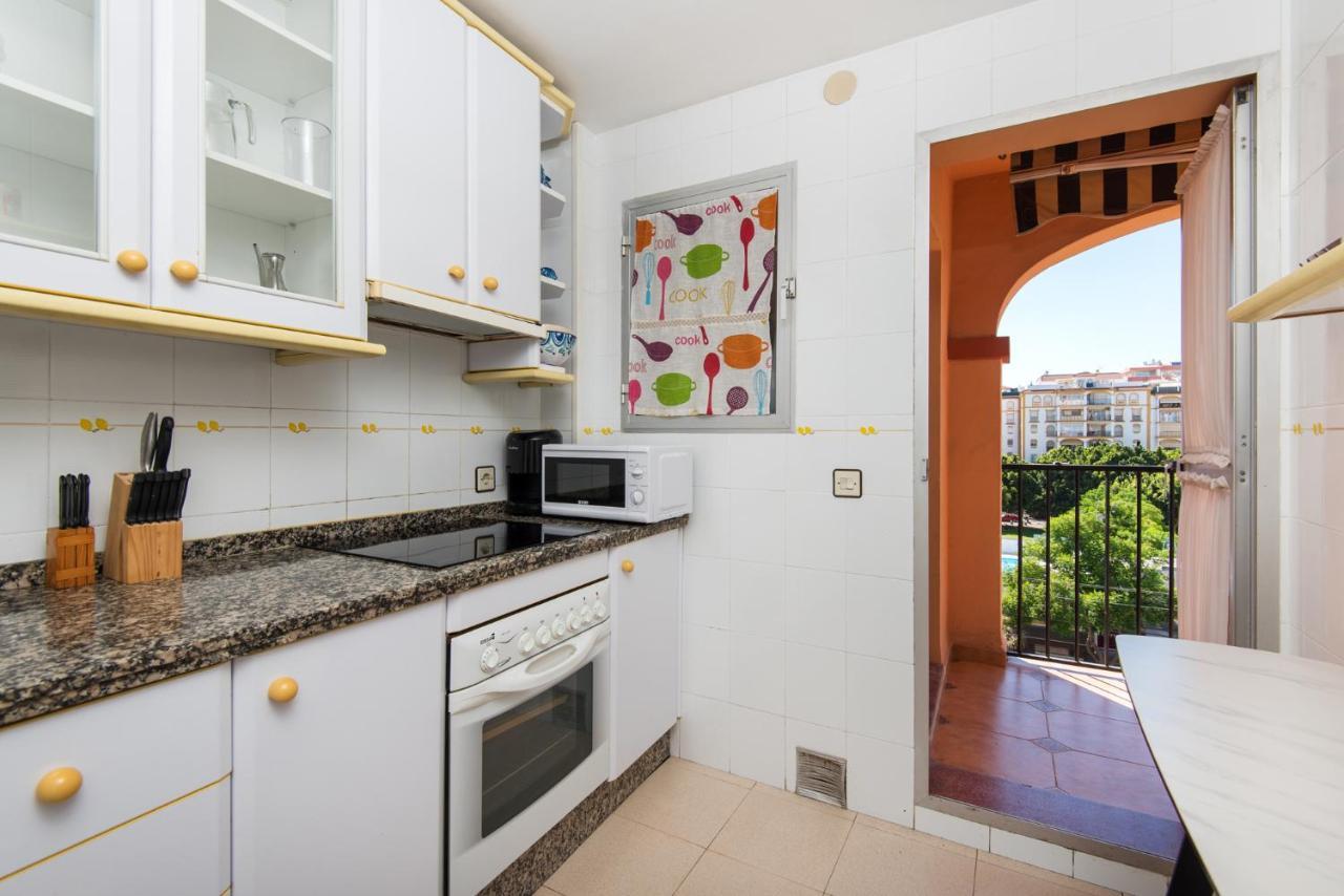 Boliches Center Apartment Next To The Beach, Parking, Pool & Terrace Фуэнхирола Экстерьер фото