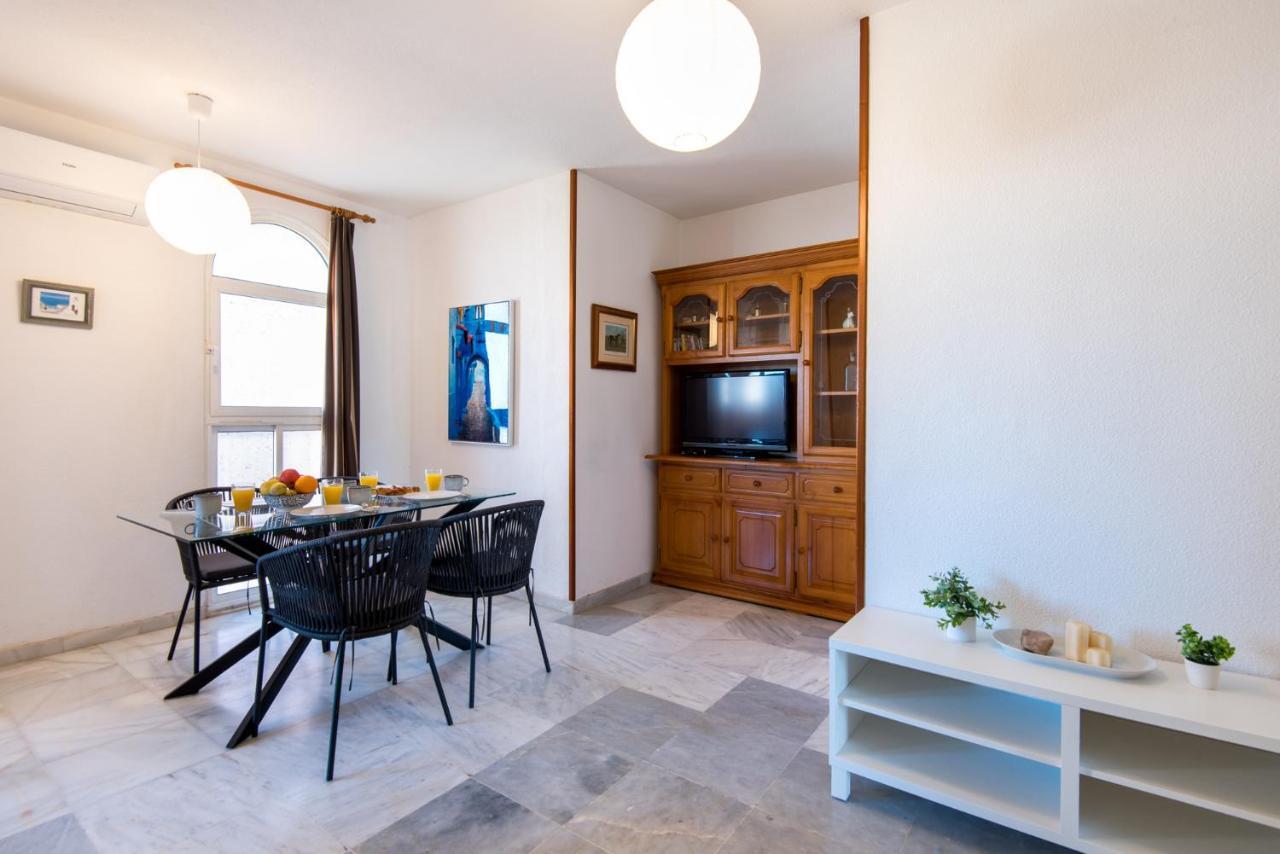 Boliches Center Apartment Next To The Beach, Parking, Pool & Terrace Фуэнхирола Экстерьер фото